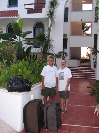 2 amigos at 6 am, Mark and Jean about to depart for home ... bye bye 2 amigos at 6 am, Mark and Jean about to depart for home ... bye bye