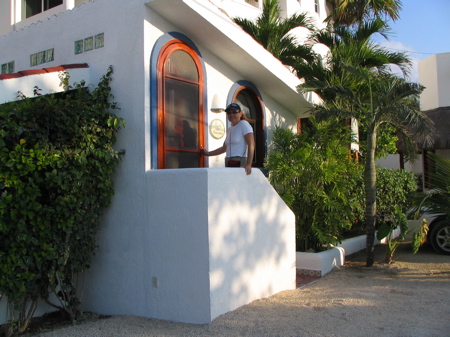 Lynn at Casita Sur, home for three weeks Lynn at Casita Sur, home for three weeks